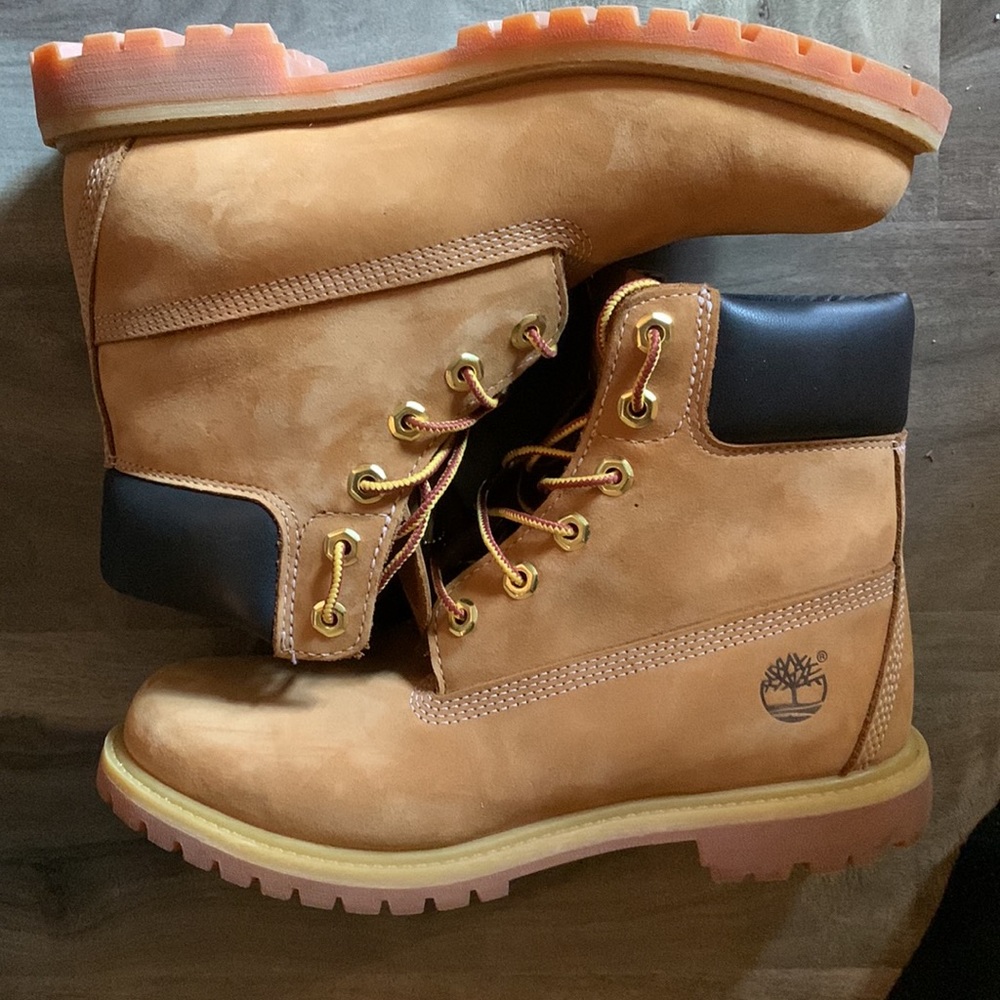 Authentic Timberland Boots - Picture 4 of 9